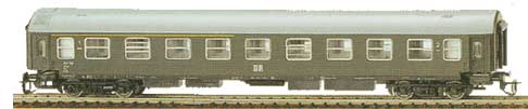 Express Train Passenger car type Y 1st/2nd class AB4<br /><a href='images/pictures/Tillig/13630.jpg' target='_blank'>Full size image</a>